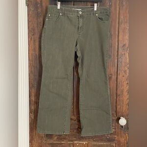 Chicos Platinum Denim Sz 3 16  SHORT Ultimate Fit Flare Leg Olive Green Jeans